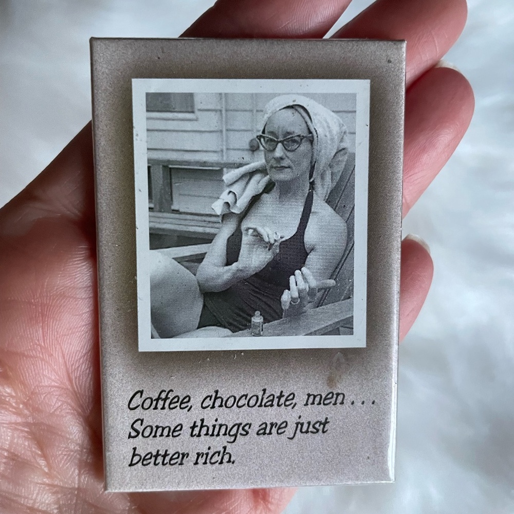 FUNNY WOMAN FRIDGE MAGNET